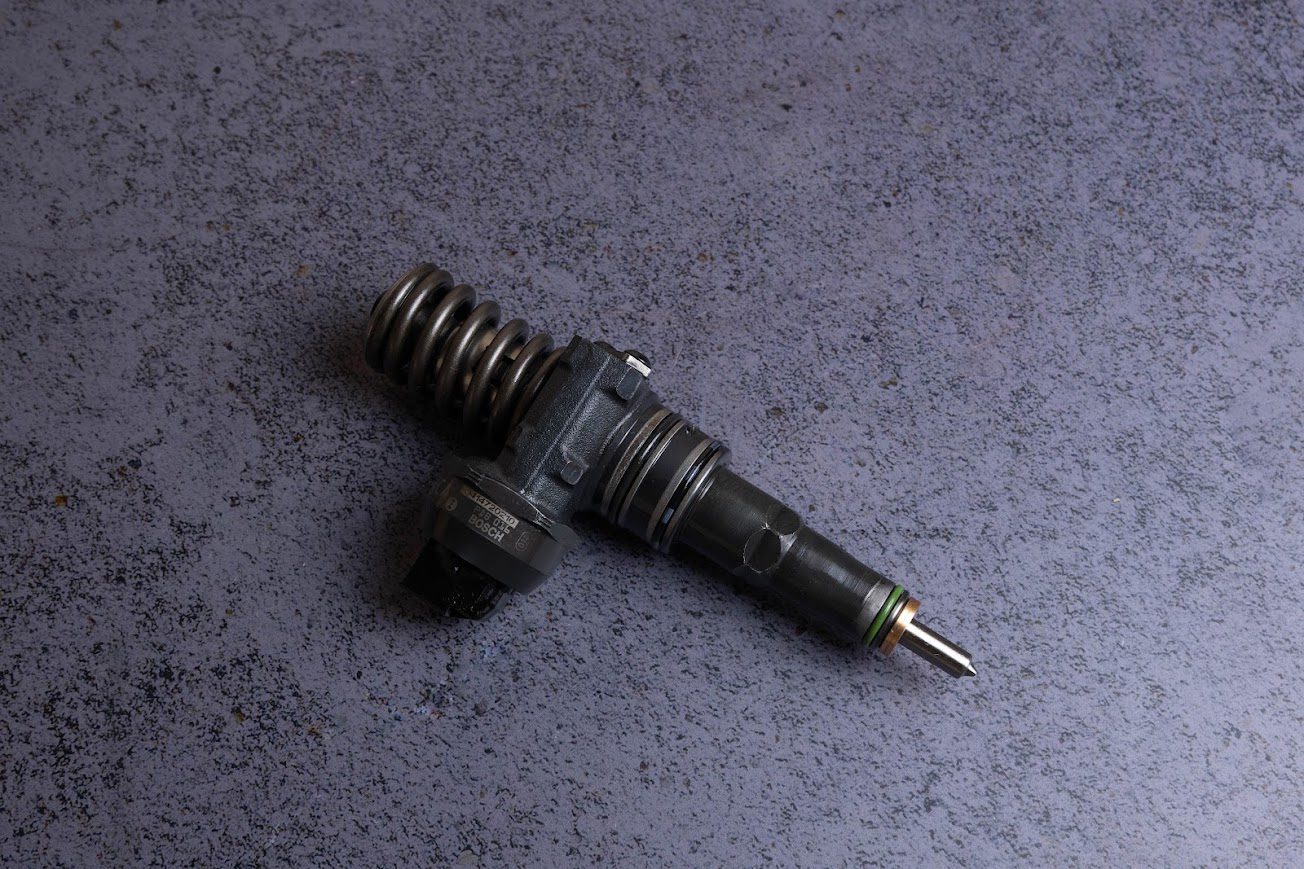 0414720210 насос форсунка BOSCH для двигуна VW , 2.5 TDI, TDI 4, 2.5 TDI 128 KW, 5.0 TDI 230 KW - Зображення 2