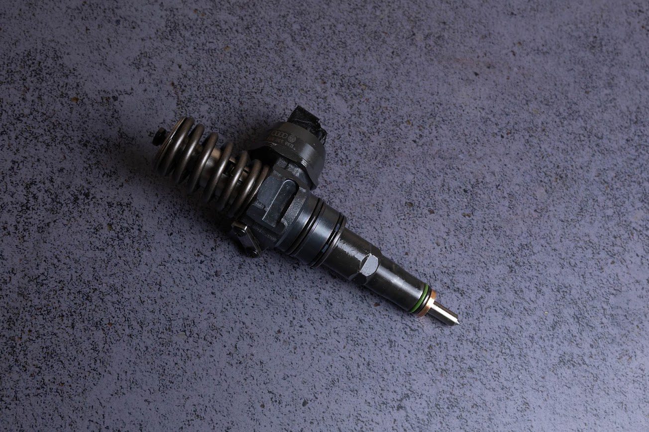 0414720210 насос форсунка BOSCH для двигуна VW , 2.5 TDI, TDI 4, 2.5 TDI 128 KW, 5.0 TDI 230 KW - Зображення 3