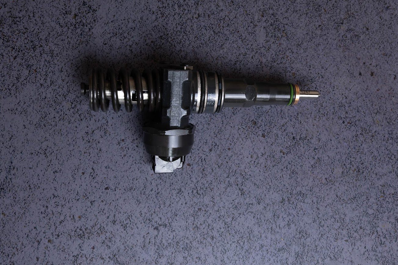 038130073AQ насос форсунка BOSCH для двигуна VAG , 1.4 TD