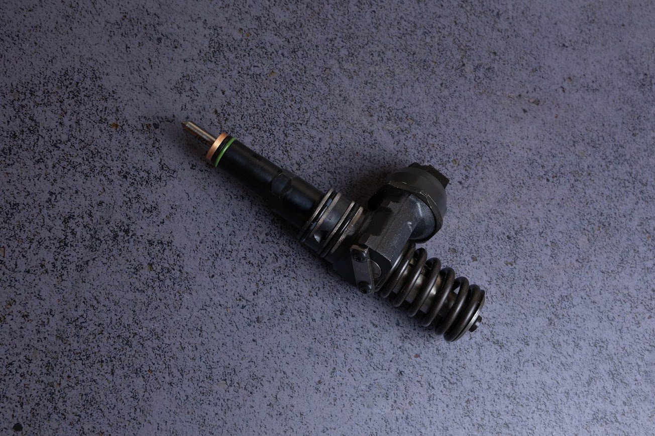 038130073AG насос форсунка BOSCH для двигуна VAG 2.5 TDI - Зображення 3