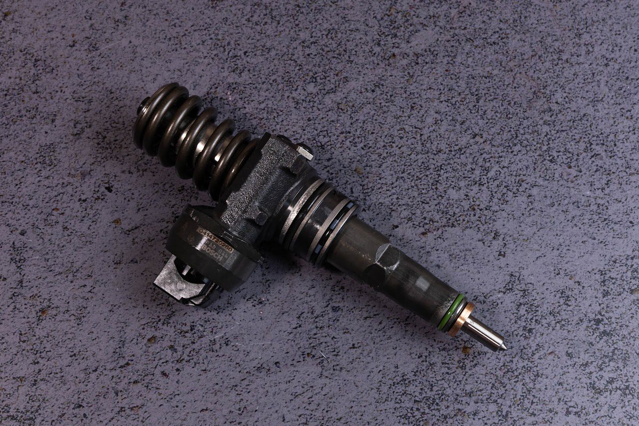 038130073AN насос форсунка BOSCH для двигуна (статус відновлений) AUDI 80 B4, A3, A4 B5, A4 B6, A4 B7, A6 C4, A6 C5, CABRIOLET B3; FORD GALAXY I; SEAT IBIZA II, IBIZA III, IBIZA IV, IBIZA IV SC 1.9D 03.91-12.10 - Зображення 2