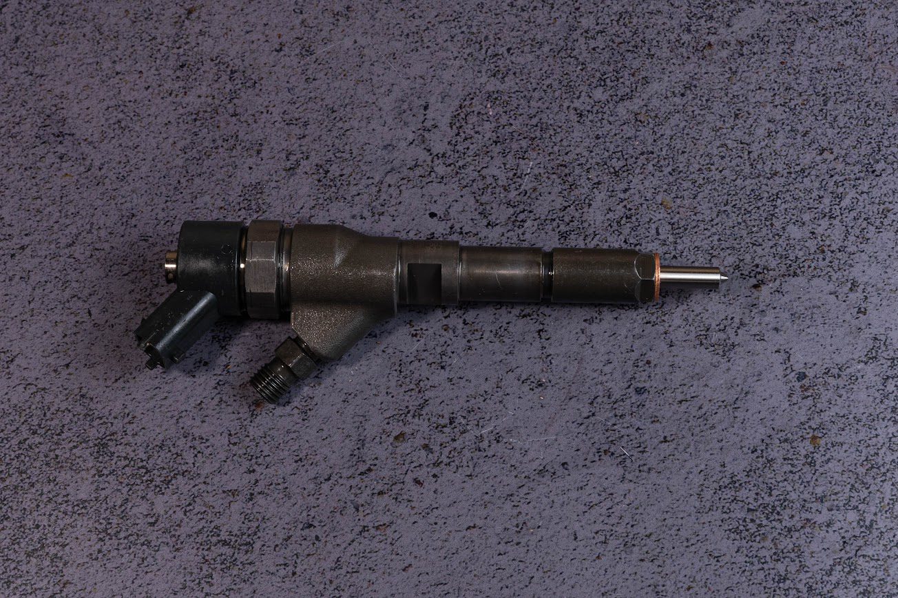 0445110076 форсунка CR BOSCH для двигуна PEUGEOT 206, 306,307, 406, 607, Boxer, Expert, Partne
