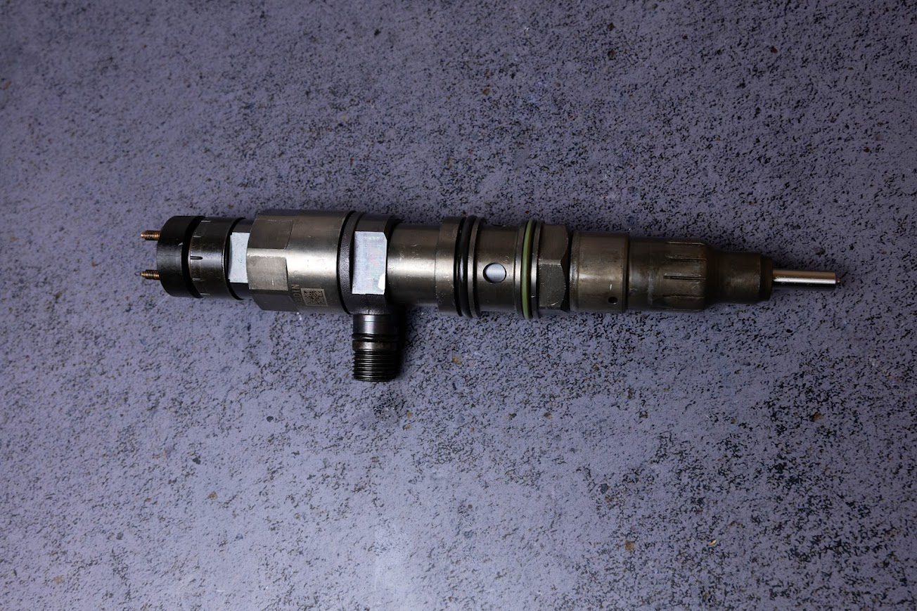 0445120195 форсунка CR BOSCH для двигуна MERCEDES-BENZ DD13, DD15